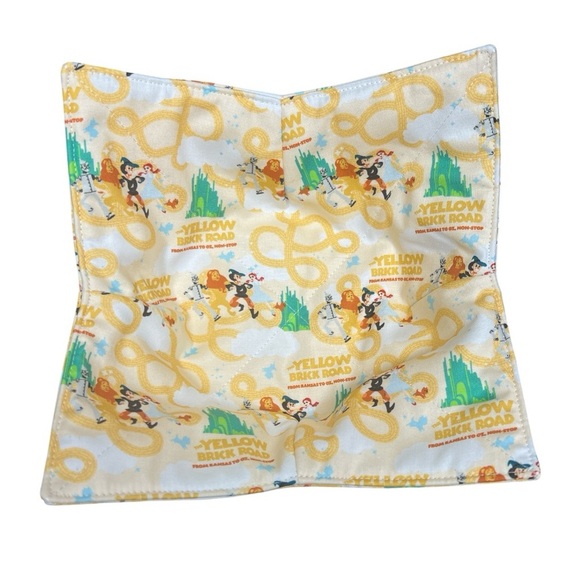 Hand Crafted Bowl Cozy and Mug Rug Set Wizard of Oz Theme Cowardly Lion Medal - Picture 15 of 16